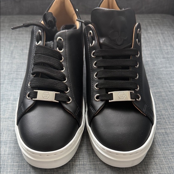Philipp Plein Black and White Men's Sneakers - Picture 2 of 6
